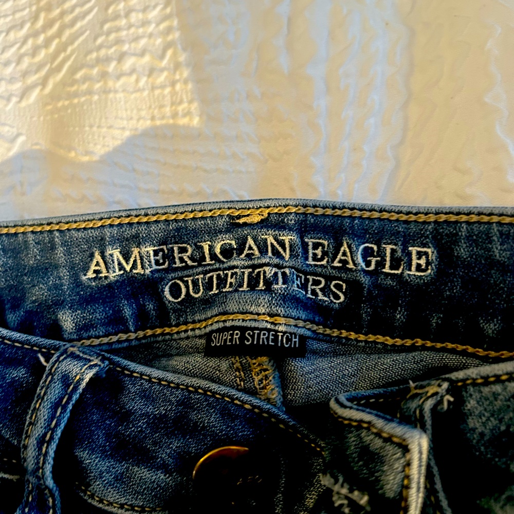 Super stretch American eagle skinny jeans.